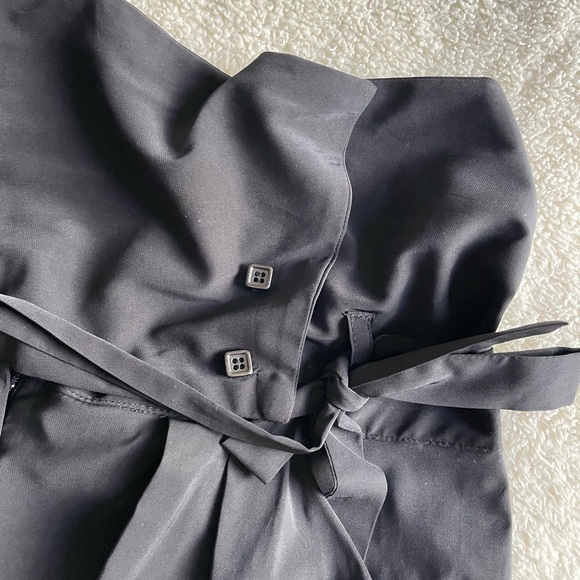 BCBG chic black shorts with pockets - Picture 8 of 8